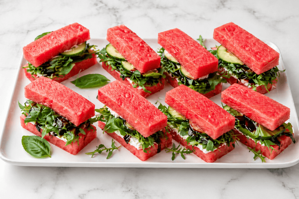 arbuz z fetą kanapka