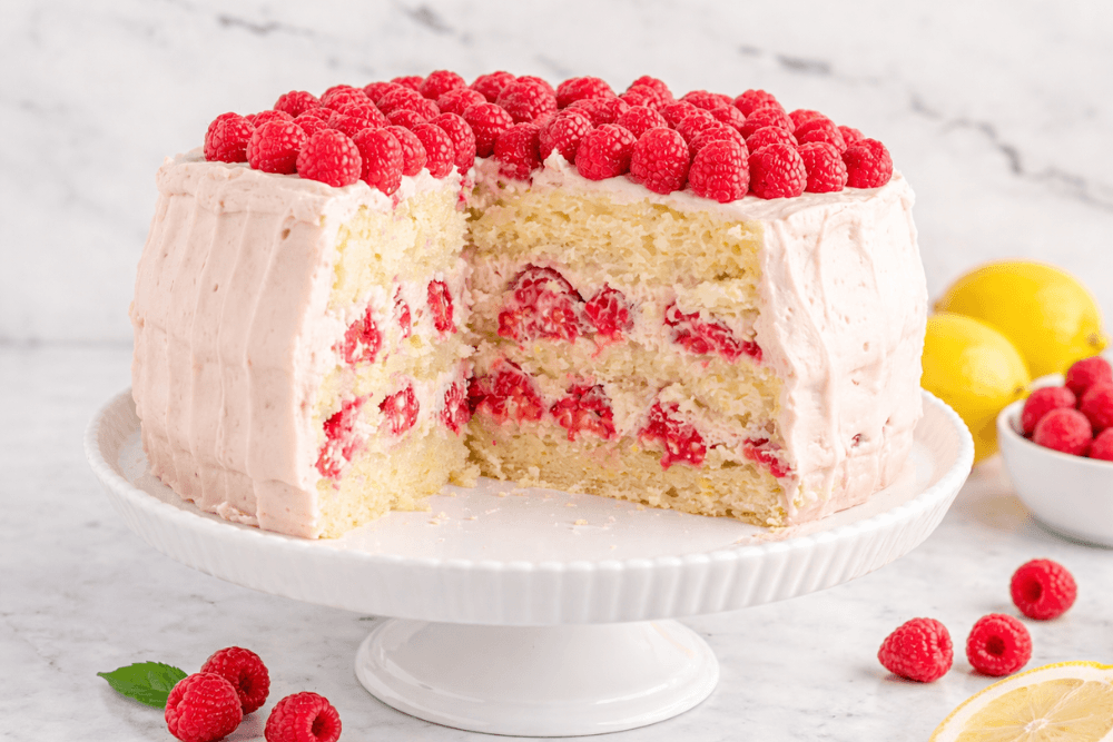 Tort cytrynowy z malinami